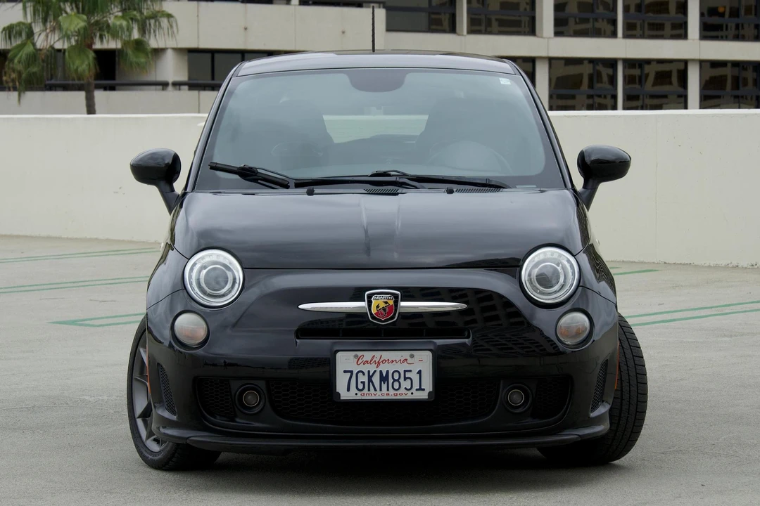 2014 Fiat Abarth 500 - Image 2 of 31