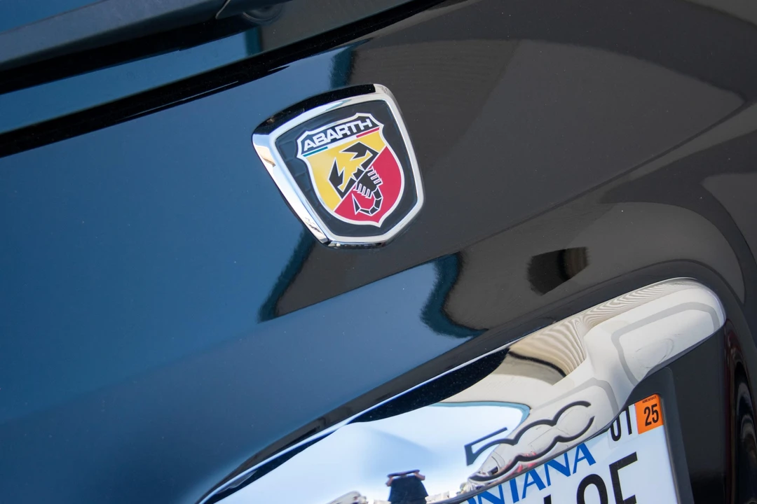 2014 Fiat Abarth 500 - Image 12 of 31