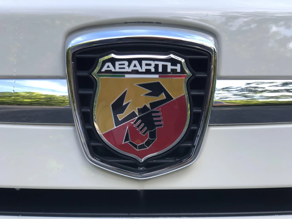 2014 Fiat Abarth 500 - Image 11 of 31