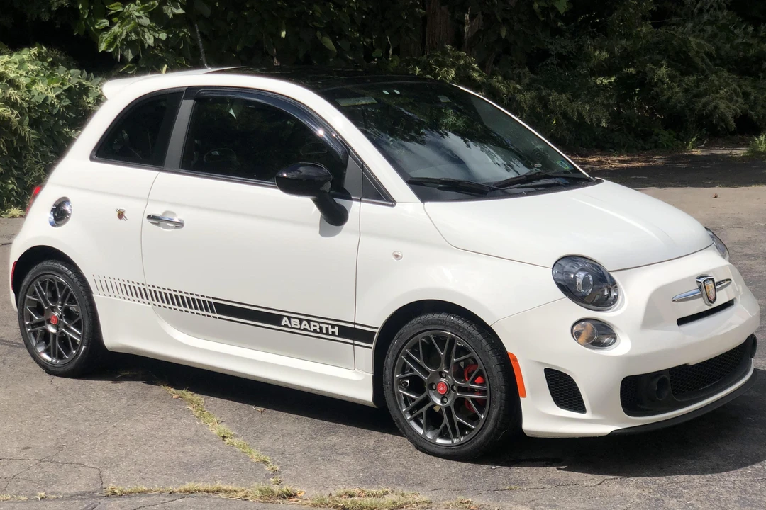 2014 Fiat Abarth 500 - Image 2 of 31