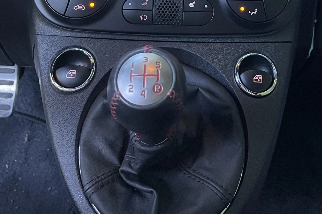 2014 Fiat Abarth 500 - Image 28 of 31