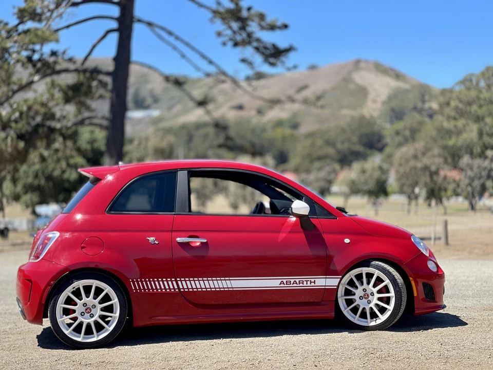 2014 Fiat Abarth 500 - Image 10 of 31