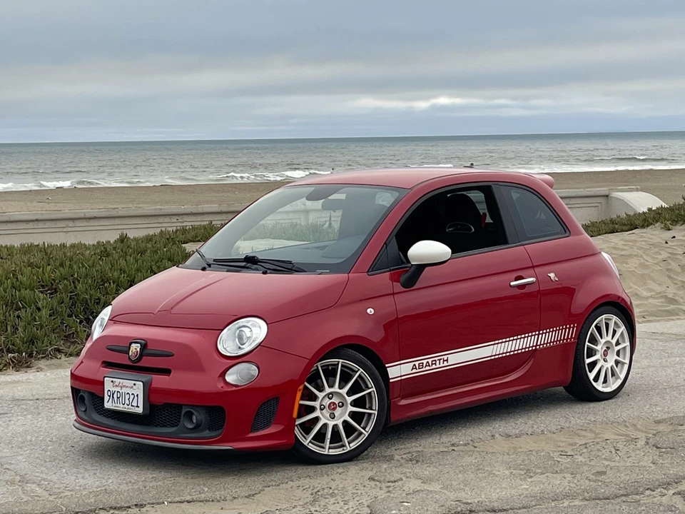 2014 Fiat Abarth 500 - Image 2 of 31