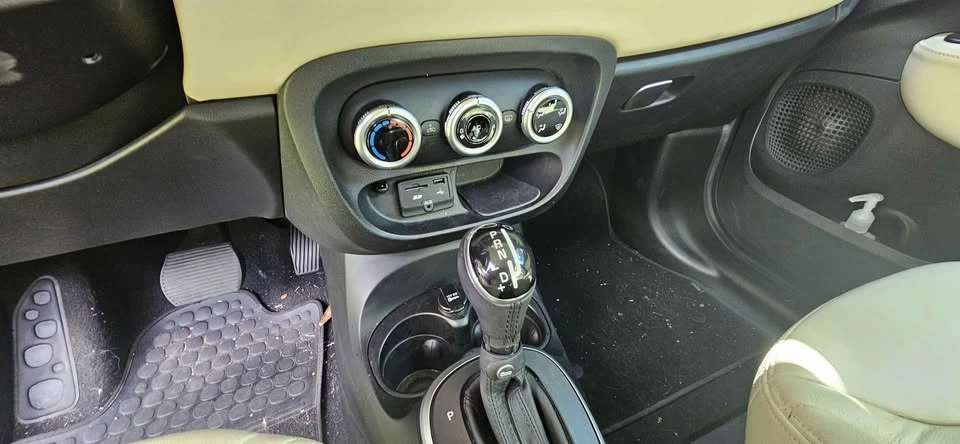 2014 Fiat 500 - Image 7 of 15