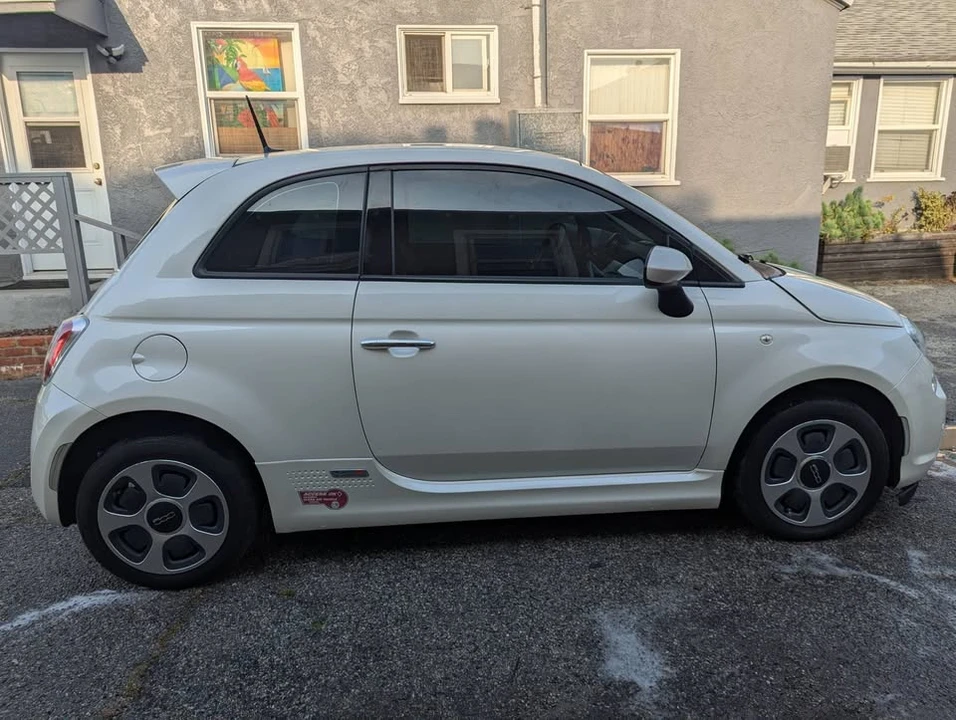 2014 Fiat 500e - Image 8 of 14
