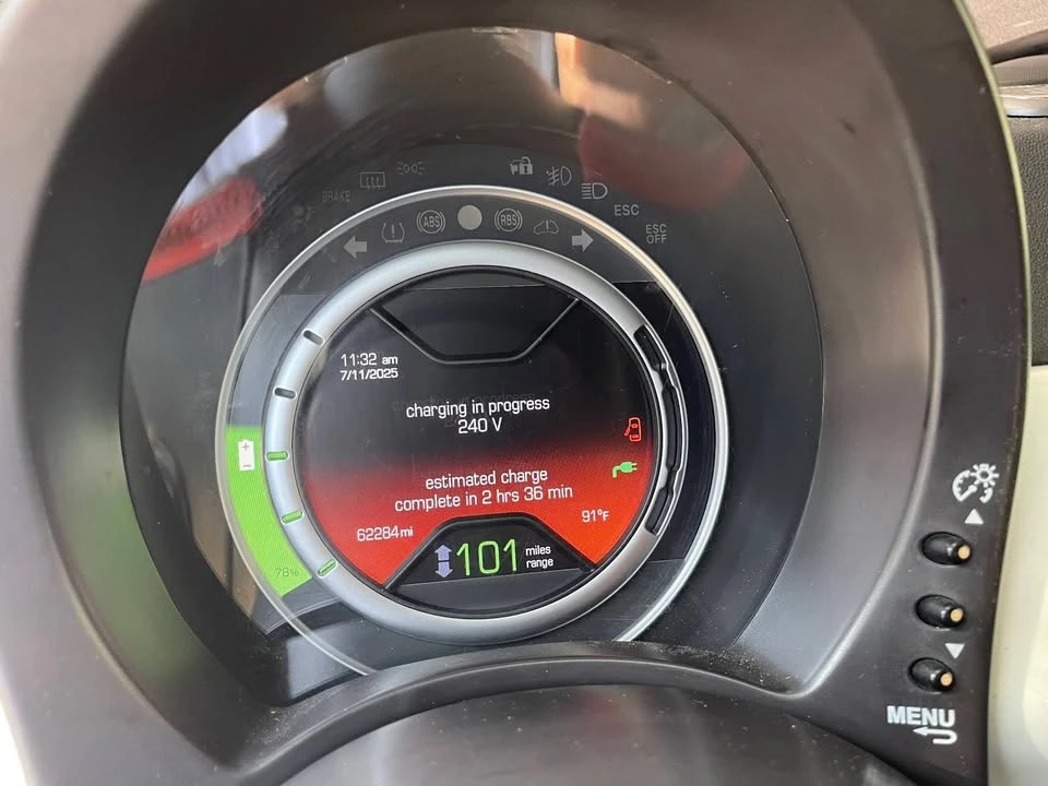 2014 Fiat 500e - Image 11 of 14