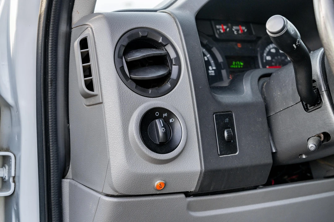 2014 Ford Econoline Van - Image 31 of 31