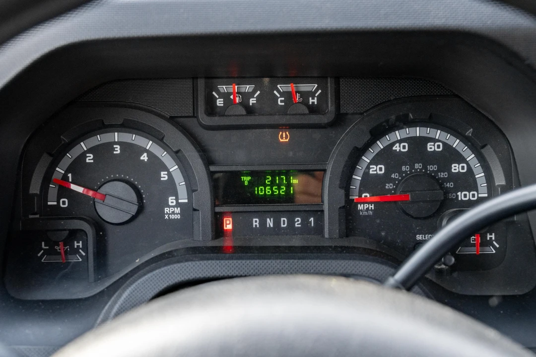 2014 Ford Econoline Van - Image 28 of 31