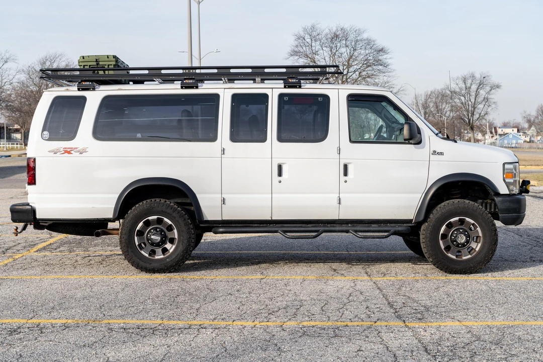 2014 Ford Econoline Van - Image 3 of 31