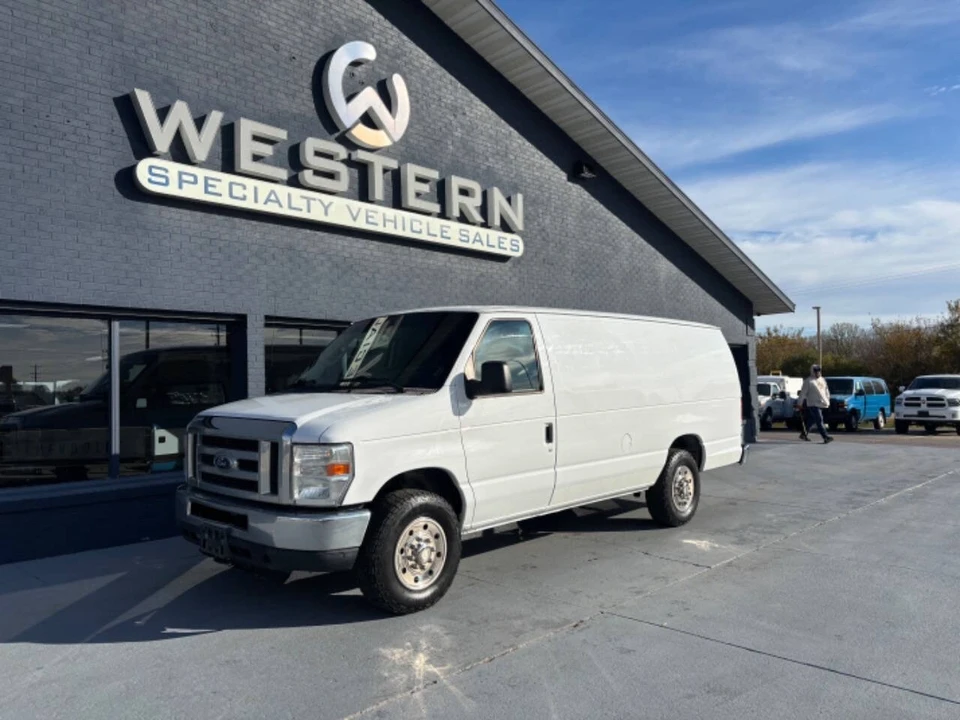 2014 Ford Econoline Van - Image 2 of 12