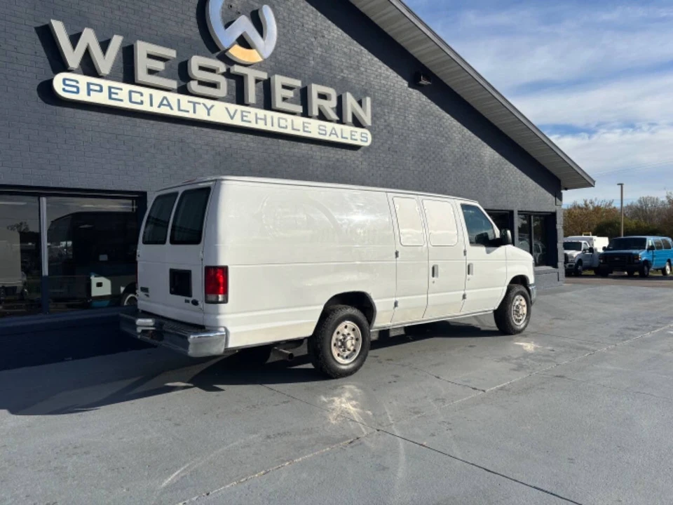 2014 Ford Econoline Van - Image 4 of 12