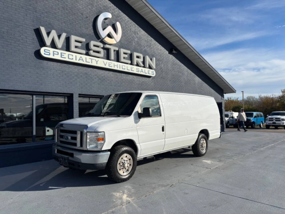 2014 Ford Econoline Van - Image 2 of 12
