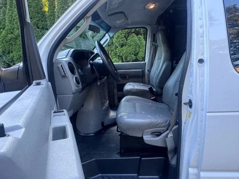 2014 Ford Econoline Van - Image 10 of 12