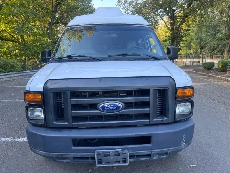 2014 Ford Econoline Van - Image 2 of 12