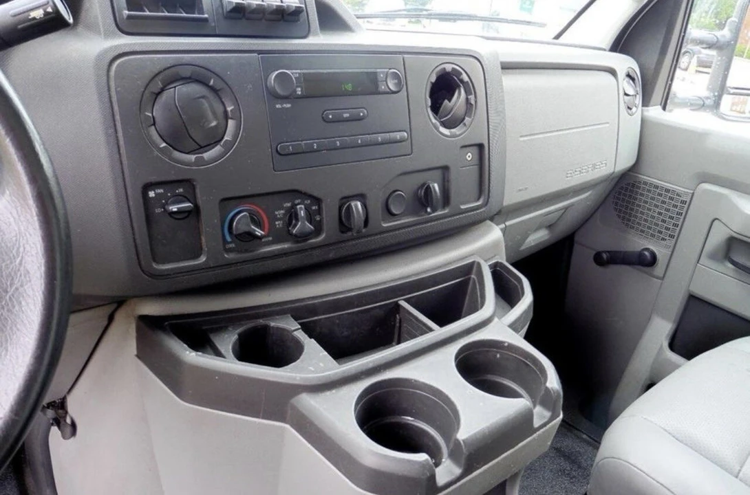 2014 Ford Econoline Van - Image 5 of 12