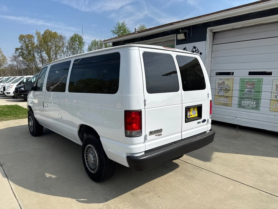 2014 Ford Econoline Van - Image 2 of 23