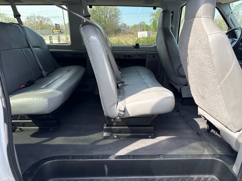 2014 Ford Econoline Van - Image 13 of 23