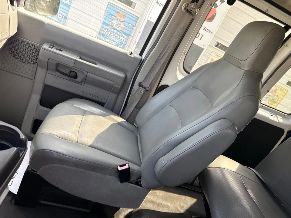 2014 Ford Econoline Van - Image 18 of 23