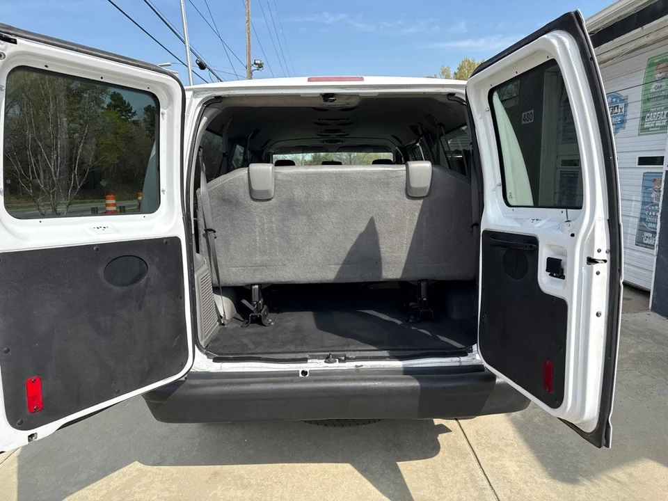 2014 Ford Econoline Van - Image 10 of 23