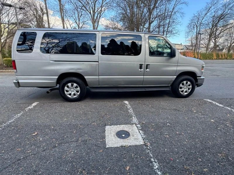 2014 Ford Econoline Van - Image 7 of 12