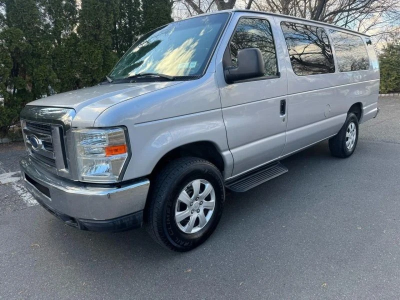 2014 Ford Econoline Van - Image 2 of 12