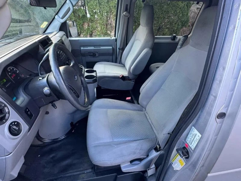 2014 Ford Econoline Van - Image 10 of 12