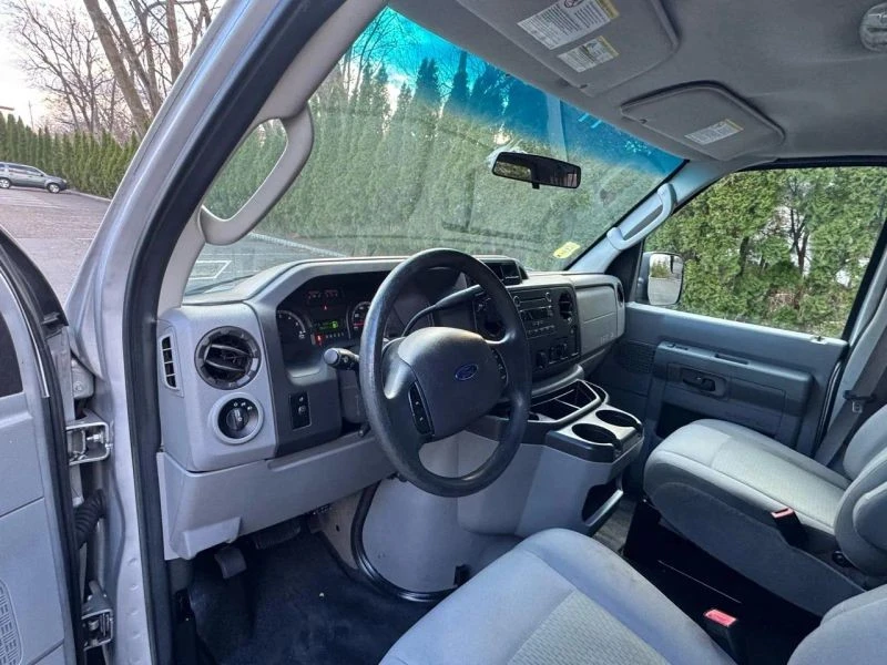 2014 Ford Econoline Van - Image 11 of 12