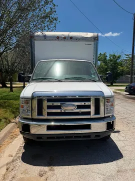 2014 Ford E-450 Super Duty Cutaway Van