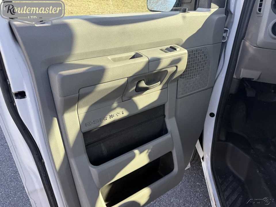 2014 Ford Econoline Van - Image 8 of 12