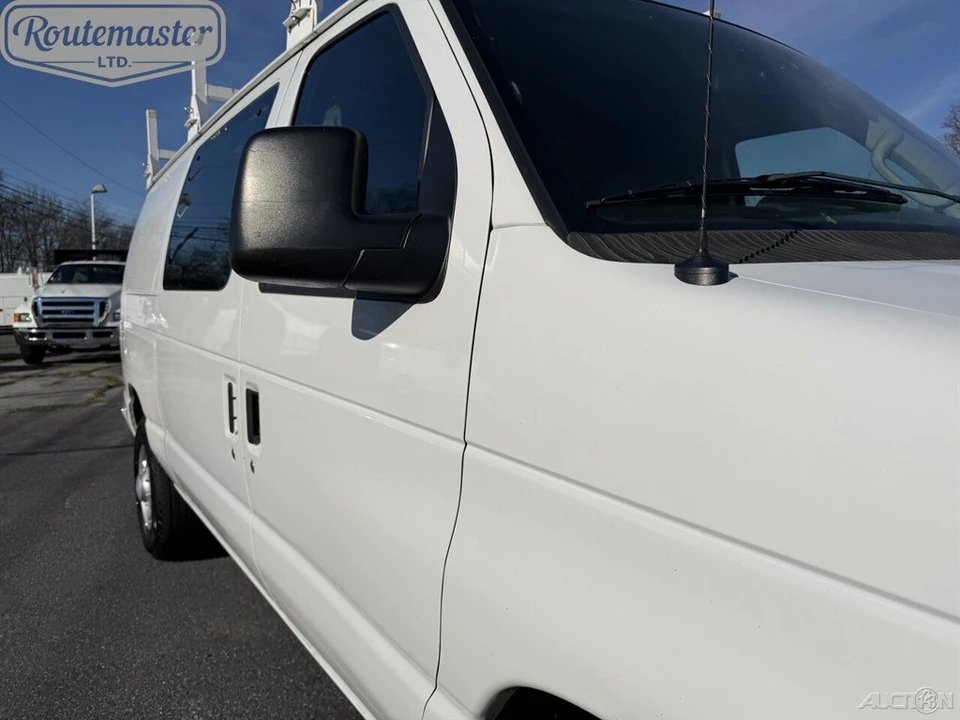 2014 Ford Econoline Van - Image 2 of 12
