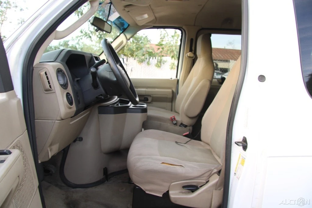 2014 Ford Econoline Van - Image 12 of 21