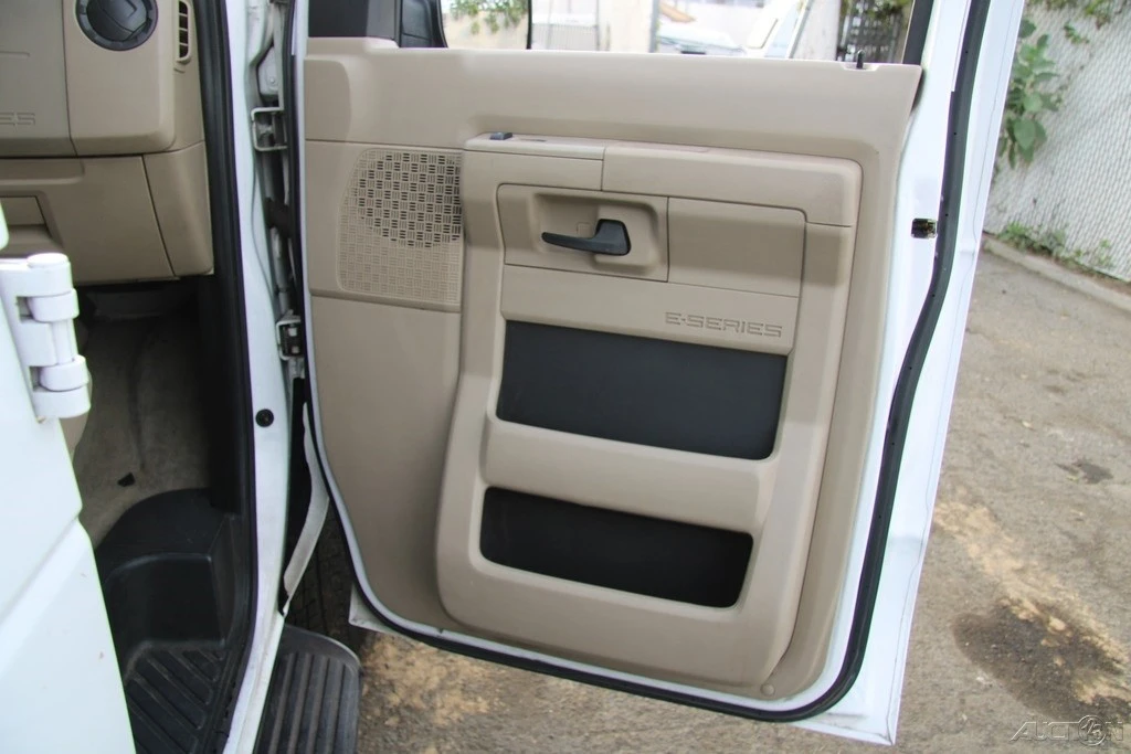 2014 Ford Econoline Van - Image 21 of 21