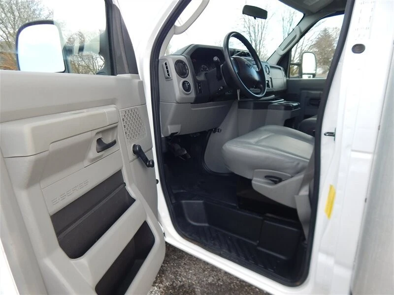 2014 Ford Econoline Van - Image 13 of 21