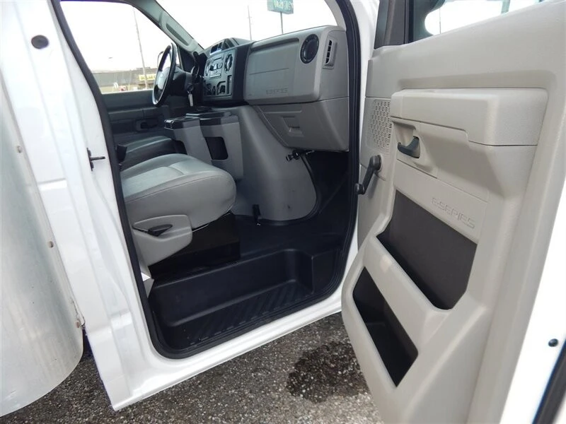 2014 Ford Econoline Van - Image 9 of 21