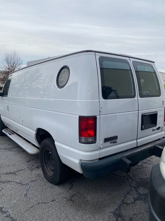 2014 Ford Econoline Van - Image 3 of 9
