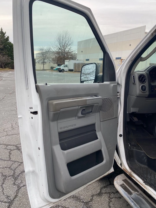 2014 Ford Econoline Van - Image 8 of 9