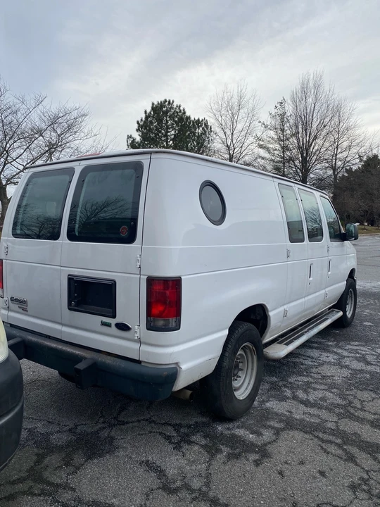 2014 Ford Econoline Van - Image 4 of 9