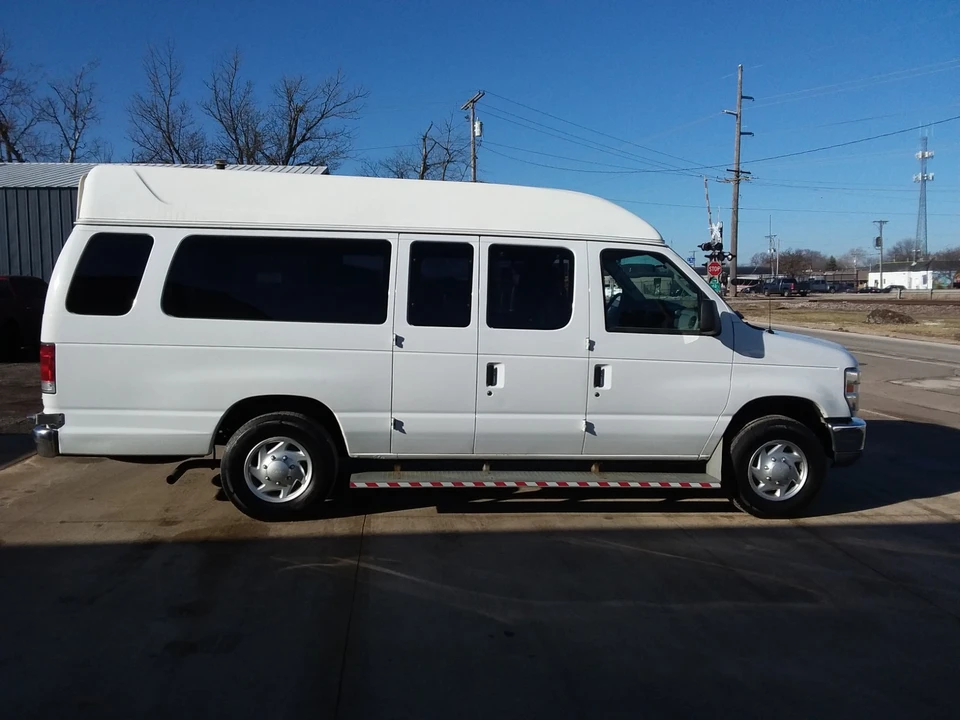 2014 Ford Econoline Van - Image 6 of 21