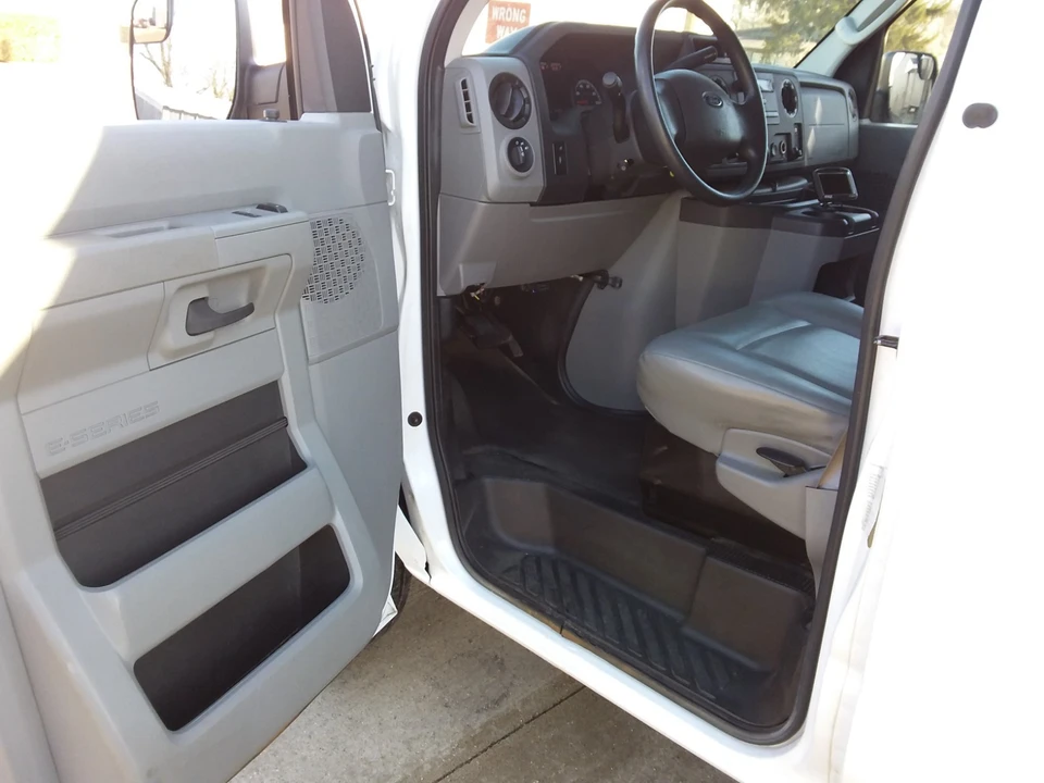 2014 Ford Econoline Van - Image 20 of 21