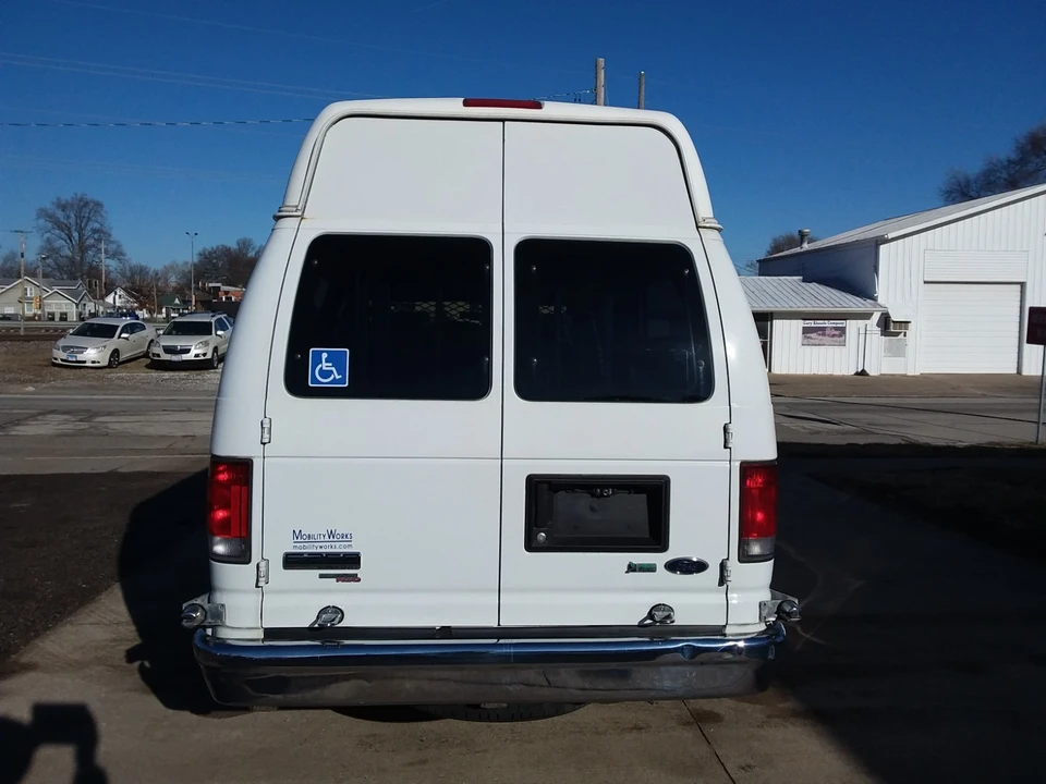 2014 Ford Econoline Van - Image 12 of 21