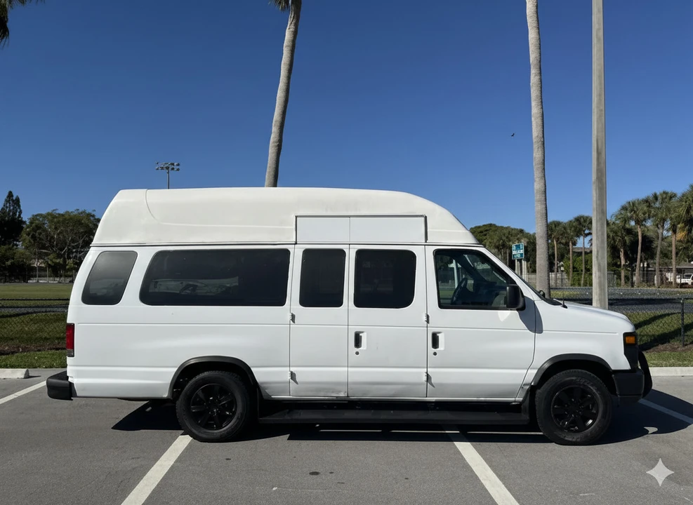 2014 Ford Econoline Van - Image 9 of 20