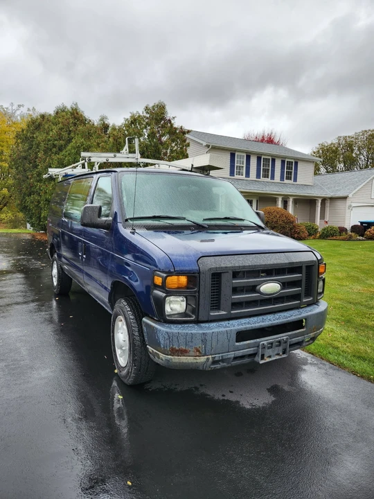 2014 Ford Econoline Van - Image 2 of 10