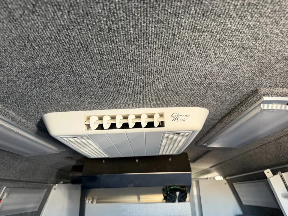 2014 Ford Econoline Van - Image 17 of 20