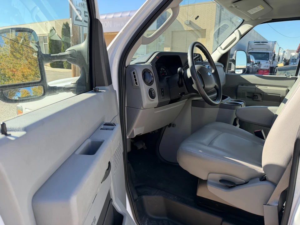 2014 Ford Econoline Van - Image 18 of 20