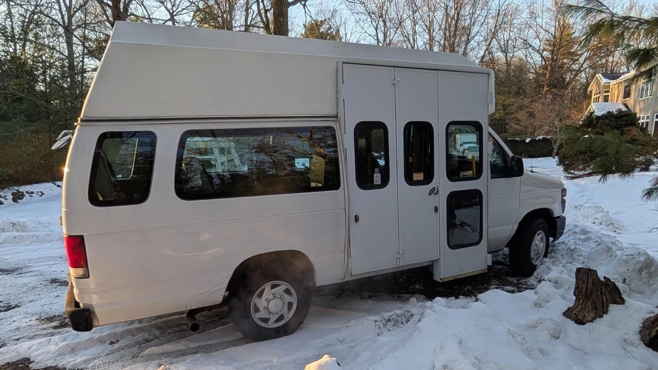 2014 Ford Econoline Van - Image 6 of 10
