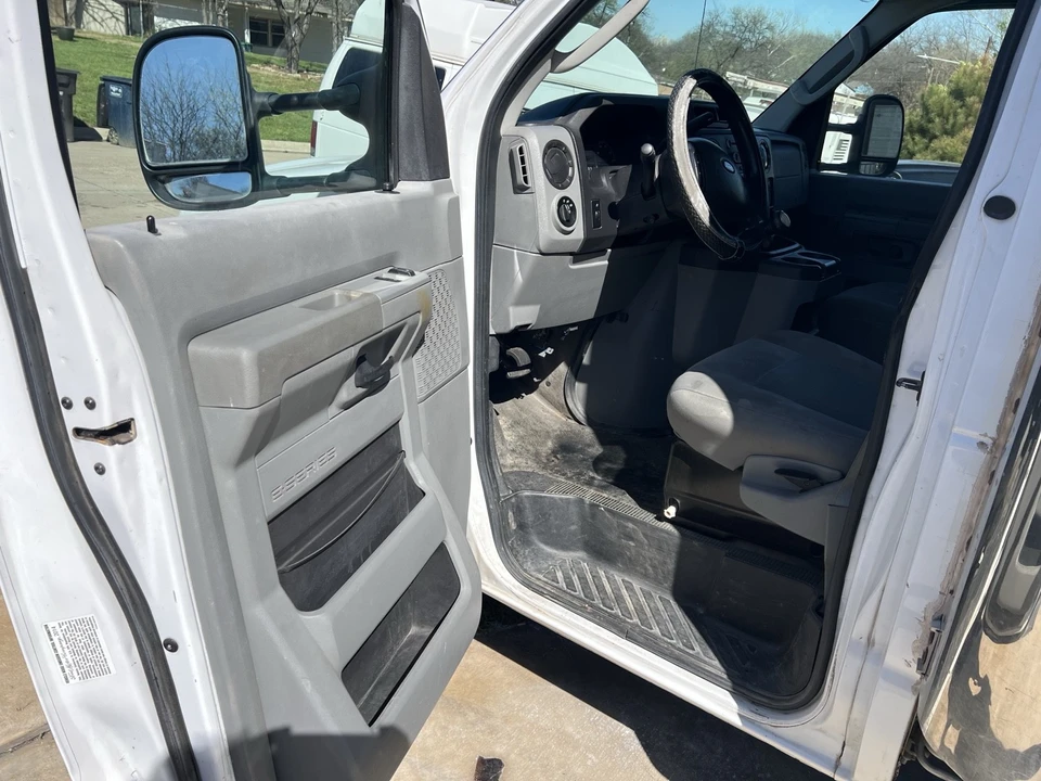 2014 Ford Econoline Van - Image 6 of 15