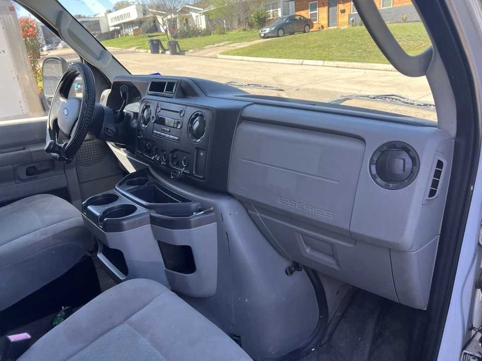 2014 Ford Econoline Van - Image 11 of 15