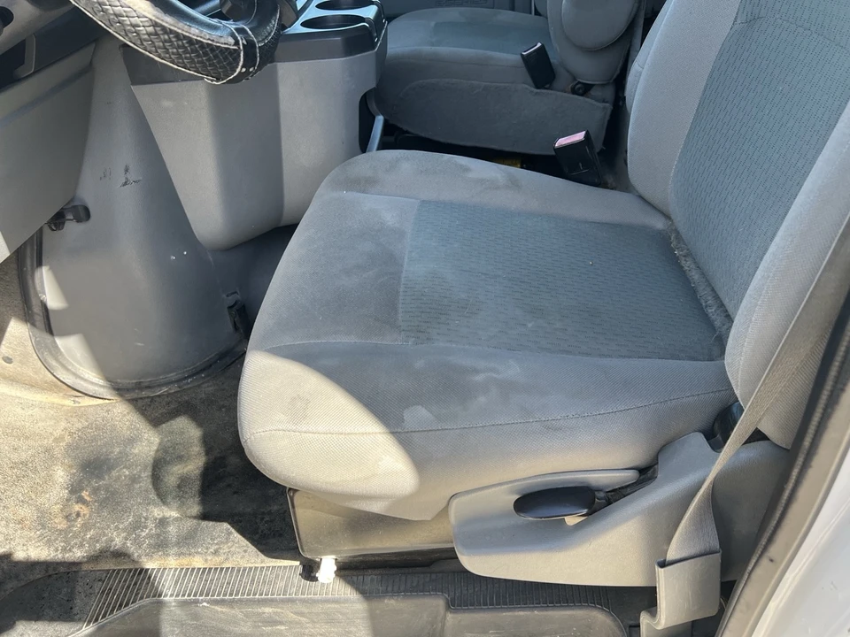 2014 Ford Econoline Van - Image 10 of 15