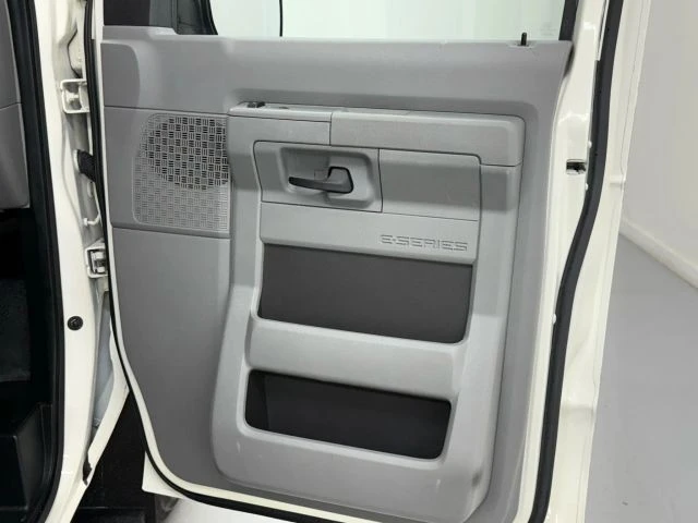 2014 Ford Econoline Van - Image 15 of 21