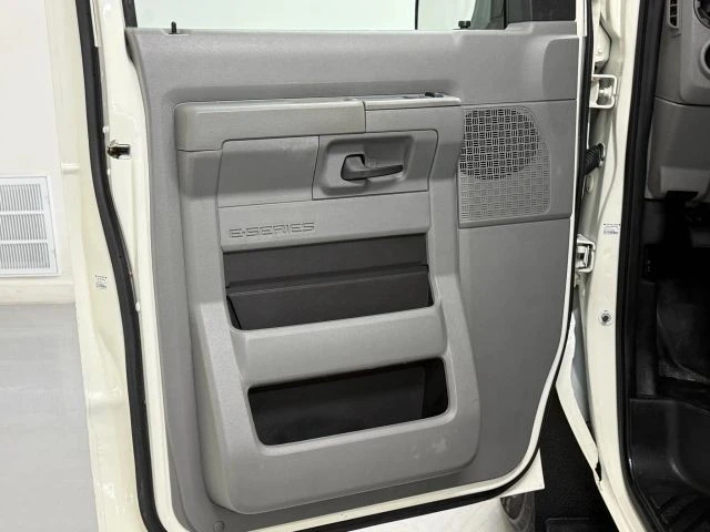 2014 Ford Econoline Van - Image 14 of 21